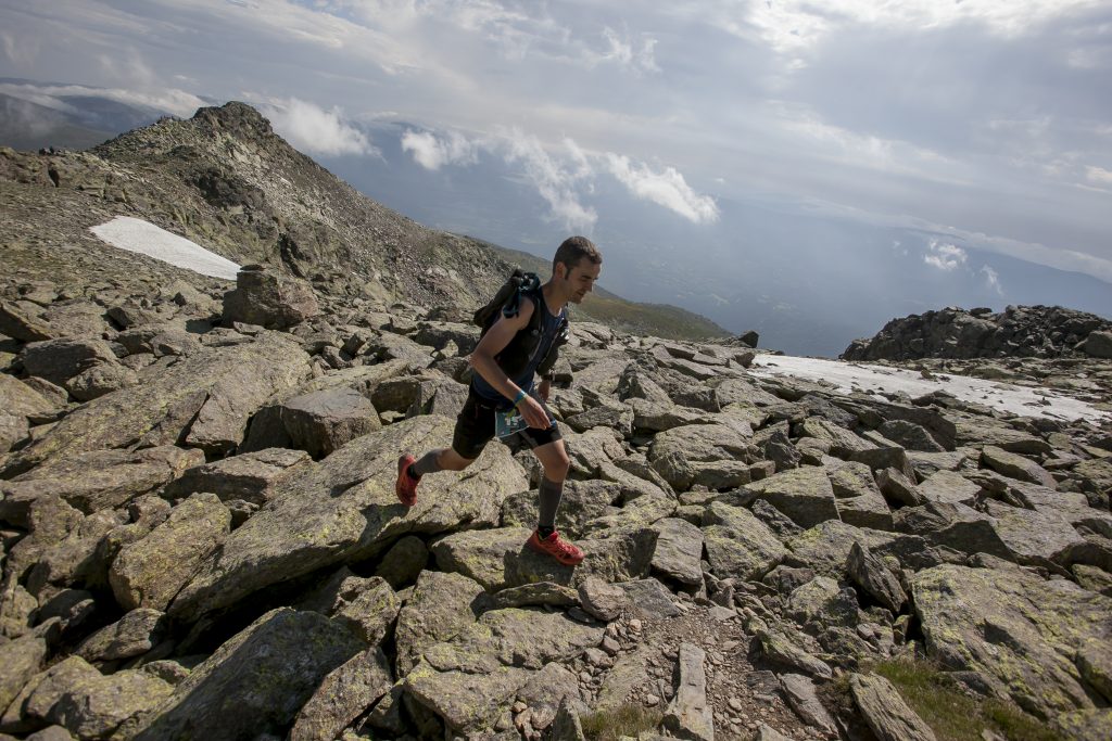 DVd 902 30.6.18 Gran Trail Peñalara. Salida desde el pueblo de Navacerrada, recorrido de 110 km. Sube la cumbre de Peñalara. foto: Santi Burgos
