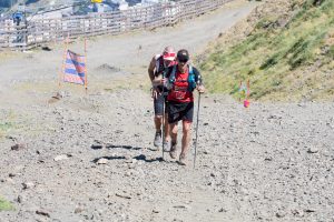 remi queral en cabeza seguido de casey morgan